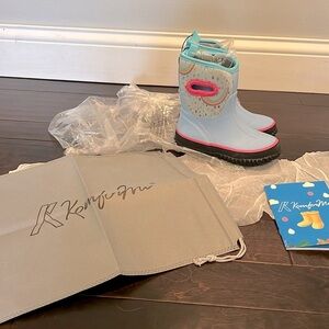 K Komforme girls neoprene snow boots 11 NWT